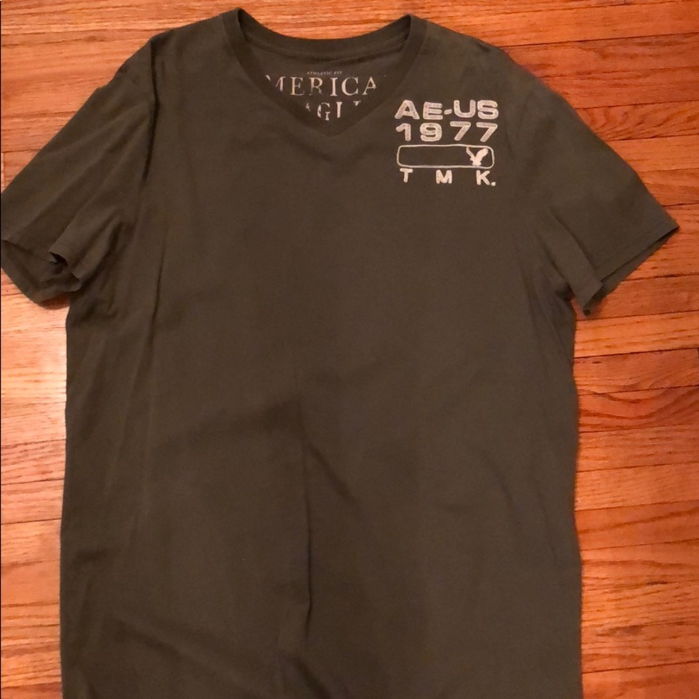 American Eagle olive men’s T-shirt